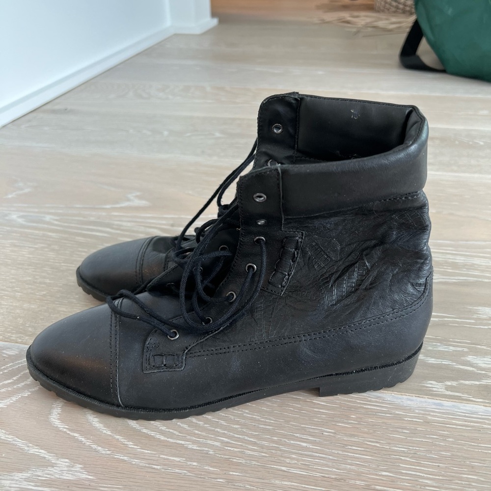 Leather Boots - Picture 5 of 9